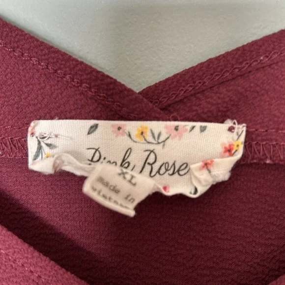 Women’s Pink Rose V-neck shirt size XL great condition - Picture 2 of 2